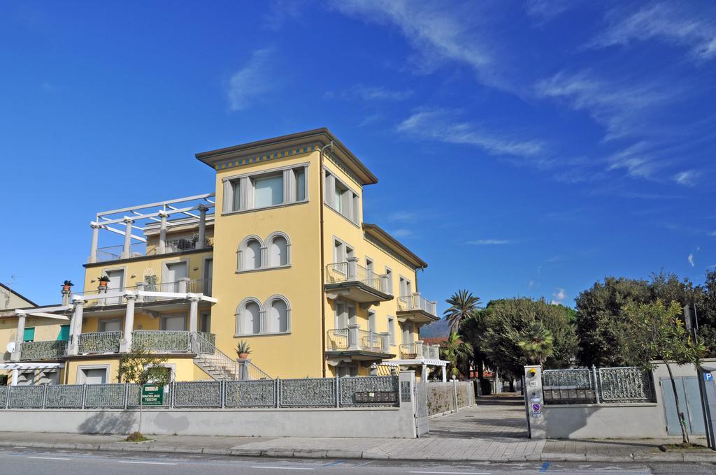 Holiday Apartments Fiumetto Marina di Pietrasanta Ruang foto